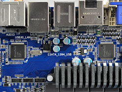 画像ギャラリー No.007のサムネイル画像 / GIGA-BYTEの次世代マザーボード「GA-A75-UD4H」を写真で見る