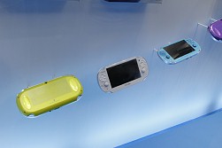 ���������꡼ No.003�Υ���ͥ������ / ��TGS 2011��PlayStation Vita�Υ��顼�Хꥨ�������SCE�֡����ˤƻ���Ÿ����������ϸĿͤι��ߤ˹�碌�����򤬲�ǽ�ˤʤ�Τ��⡩