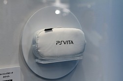 ���������꡼ No.005�Υ���ͥ������ / ��TGS 2011��PlayStation Vita�Υ��顼�Хꥨ�������SCE�֡����ˤƻ���Ÿ����������ϸĿͤι��ߤ˹�碌�����򤬲�ǽ�ˤʤ�Τ��⡩