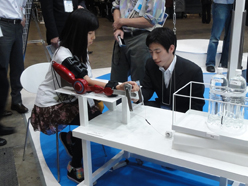 ���������꡼ No.024�Υ���ͥ������ / �֤��줫������ܤǿ����ʵ��Ѥ����߽Ф����פȵ��Ļ᤬��롤CEATEC JAPAN 2011����ƥ��Ĵ�ֱ��ݡ���