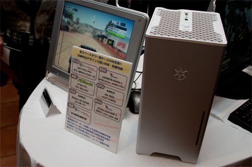 画像ギャラリー No.003のサムネイル画像 / “米びつ”PCケースにMini-ITX対応版が登場,Raven RV04は「開発中」〜秋葉原で行われたSilverStoneイベントレポート