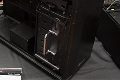 画像ギャラリー No.017のサムネイル画像 / “米びつ”PCケースにMini-ITX対応版が登場,Raven RV04は「開発中」〜秋葉原で行われたSilverStoneイベントレポート