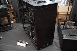 画像ギャラリー No.018のサムネイル画像 / “米びつ”PCケースにMini-ITX対応版が登場,Raven RV04は「開発中」〜秋葉原で行われたSilverStoneイベントレポート