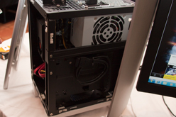 画像ギャラリー No.026のサムネイル画像 / “米びつ”PCケースにMini-ITX対応版が登場,Raven RV04は「開発中」〜秋葉原で行われたSilverStoneイベントレポート