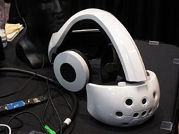 画像ギャラリー No.006のサムネイル画像 / AndoridやiOS搭載端末と,その周辺機器が見せるゲームデバイスの可能性。2012 International CESで展示された新製品をまとめてチェック