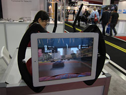 画像ギャラリー No.008のサムネイル画像 / AndoridやiOS搭載端末と,その周辺機器が見せるゲームデバイスの可能性。2012 International CESで展示された新製品をまとめてチェック