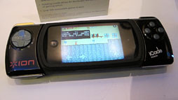 画像ギャラリー No.015のサムネイル画像 / AndoridやiOS搭載端末と,その周辺機器が見せるゲームデバイスの可能性。2012 International CESで展示された新製品をまとめてチェック