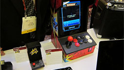 画像ギャラリー No.019のサムネイル画像 / AndoridやiOS搭載端末と,その周辺機器が見せるゲームデバイスの可能性。2012 International CESで展示された新製品をまとめてチェック