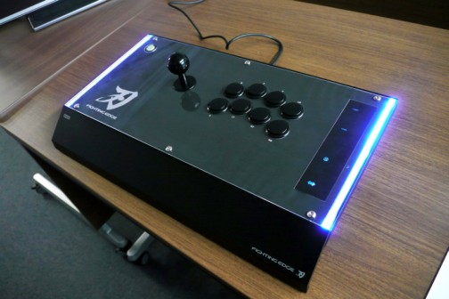 Horiの新作 アーケードスティック ファイティングエッジ インタビュー 監修のプロゲーマーsako氏に聞くその狙いと Sako嫁ことakikiさんが明かすプロゲーマーの生態とは