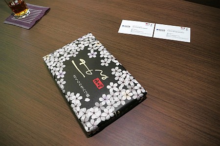 画像ギャラリー No.010のサムネイル画像 / HORIの新作アーケードスティック「ファイティングエッジ」インタビュー。監修のプロゲーマーsako氏に聞くその狙いと,sako嫁ことakikiさんが明かすプロゲーマーの生態とは