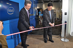 画像ギャラリー No.004のサムネイル画像 / 「最新技術を使いやすい形でいち早く製品化したい」。インテル,つくば本社内にソフト&ハードメーカーとの協業を図るための施設をオープン