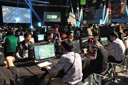 ꡼ No.007Υͥ / NGF 2012/GeForce LANפΥ।٥ʬݡȡΥϳΤ˥ݡĶԤä