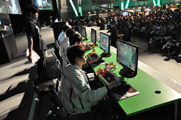 ꡼ No.017Υͥ / NGF 2012/GeForce LANפΥ।٥ʬݡȡΥϳΤ˥ݡĶԤä