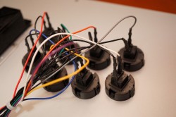 画像ギャラリー No.006のサムネイル画像 / HORIの新作アーケードスティック「ファイティングエッジ」レビュー。sako氏お墨付きのプレイフィールと,内部構造を徹底解剖