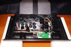 画像ギャラリー No.020のサムネイル画像 / HORIの新作アーケードスティック「ファイティングエッジ」レビュー。sako氏お墨付きのプレイフィールと,内部構造を徹底解剖