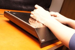 画像ギャラリー No.026のサムネイル画像 / HORIの新作アーケードスティック「ファイティングエッジ」レビュー。sako氏お墨付きのプレイフィールと,内部構造を徹底解剖