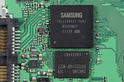 画像ギャラリー No.003のサムネイル画像 / Samsung製SSD「SSD 830」を試す。シーケンシャルアクセスとランダムライトが速く,価格対性能比は高い