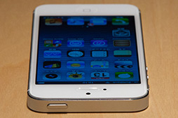 画像ギャラリー No.006のサムネイル画像 / Apple,「iPhone 5」を日本国内で披露。実機をフォトレポート形式でお届け