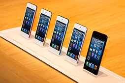 画像ギャラリー No.012のサムネイル画像 / Apple,「iPhone 5」を日本国内で披露。実機をフォトレポート形式でお届け