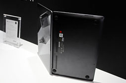 ���������꡼ No.017�Υ���ͥ������ / ASUS��ŷ�����ˤ�վ��ѥͥ����ܤ����2����Ultrabook�ɡ�TAICHI�פ����ȯɽ�����ʤ�13��9800��