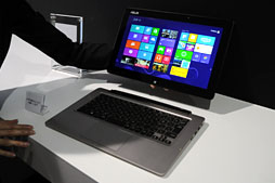 ���������꡼ No.025�Υ���ͥ������ / ASUS��ŷ�����ˤ�վ��ѥͥ����ܤ����2����Ultrabook�ɡ�TAICHI�פ����ȯɽ�����ʤ�13��9800��