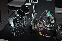 画像集#023のサムネイル/3枚の液晶パネルで多視点対応の裸眼3D立体視を実現。SIGGRAPH 2012「Emerging Technologies」展示セクションレポート（3） 