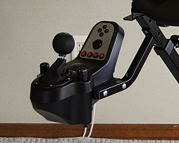 画像ギャラリー No.035のサムネイル画像 / “折りたたみ可能”なレースゲーム用コックピット「AP2 Foldable Racing Wheel Stand」レビュー