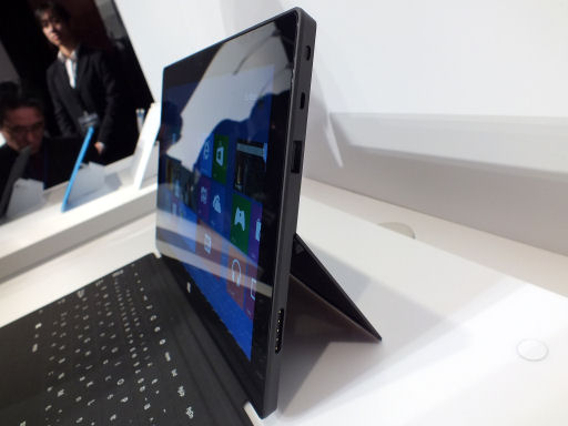 Microsoft֥åȡSurface RTפܤ315ȯ䡣49800ߤ