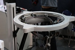 ���������꡼ No.002�Υ���ͥ������ / ��TGS 2014�ϲ��۶��֤��⤯��ķ�֤��δ������ǽ�ˤ����Cyberith Virtualizer�פ��ץ쥤���֥�Ÿ����