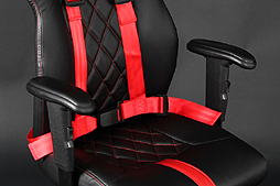 画像ギャラリー No.006のサムネイル画像 / 泣く子も黙る“4点ハーネス付き”モデルも。クルマ系ゲーマー向けのチェア3製品がBauhutteから登場