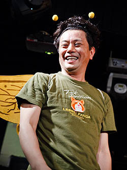 画像ギャラリー No.006のサムネイル画像 / FEZと岩田光央さん&鈴村健一さんのラジオ番組がコラボ。東京で実施されたラジオライブ「スウィートイグニッショントークライブ Powerd by FEZ」レポート