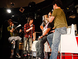 画像ギャラリー No.013のサムネイル画像 / FEZと岩田光央さん&鈴村健一さんのラジオ番組がコラボ。東京で実施されたラジオライブ「スウィートイグニッショントークライブ Powerd by FEZ」レポート