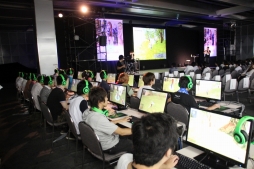 画像ギャラリー No.022のサムネイル画像 / 「FEZ」のオフラインイベント“メルファリア大感謝祭2013”をレポート。「フェンサー」「セスタス」の改修内容や,新たな戦争ルールの情報が公開に