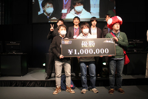 画像ギャラリー No.029のサムネイル画像 / 大逆転劇に会場が沸いた「FEZ」オフラインイベント「バンクェット 〜The NEW AGE AWKEN 2016〜」レポート