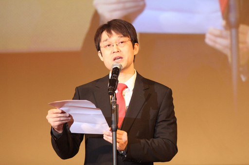 画像ギャラリー No.007のサムネイル画像 / 「RED STONE」運営10周年を祝い,300人のファンと乾杯! 2015年のロードマップも公開された「10th Birthday Party」をレポート