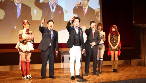 画像ギャラリー No.034のサムネイル画像 / 「RED STONE」運営10周年を祝い,300人のファンと乾杯! 2015年のロードマップも公開された「10th Birthday Party」をレポート