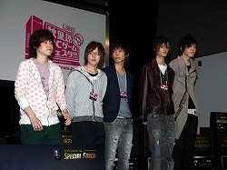 画像ギャラリー No.001のサムネイル画像 / 2人のプロゲーマーが晴れ舞台で魅せた! 「スペシャルフォース ゴールデンカップ2011」レポート