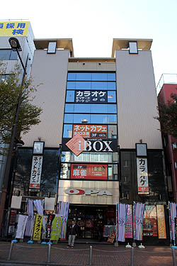 画像ギャラリー No.002のサムネイル画像 / 国内サービス開始5周年を迎える「SPECIAL FORCE」のオフラインイベントが福岡で開催。「Yuti」「SypGea」両選手と来場客との対決も