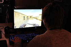 画像ギャラリー No.008のサムネイル画像 / 国内サービス開始5周年を迎える「SPECIAL FORCE」のオフラインイベントが福岡で開催。「Yuti」「SypGea」両選手と来場客との対決も