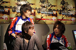 画像ギャラリー No.009のサムネイル画像 / 国内サービス開始5周年を迎える「SPECIAL FORCE」のオフラインイベントが福岡で開催。「Yuti」「SypGea」両選手と来場客との対決も