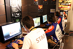 画像ギャラリー No.019のサムネイル画像 / 国内サービス開始5周年を迎える「SPECIAL FORCE」のオフラインイベントが福岡で開催。「Yuti」「SypGea」両選手と来場客との対決も