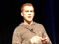 ���������꡼ No.001�Υ���ͥ������ / ��GDC 2010�ϡ��˼֡ɤ˲ä��ơ��˼ԡɤޤǺ�줽���ʥ��������ǽ�� ��APB�פΥ������ޥ���������󥷥��ƥ�Ϥ����ޤǤǤ���