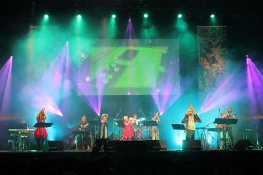 画像ギャラリー No.008のサムネイル画像 / ファンがECOの10周年を祝った「ECO祭2015 in 東京 & ECO★サミット vol.4」をレポート。2016年のテーマは「ひろがる」