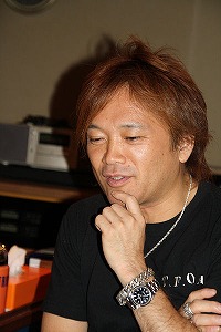 画像集#002のサムネイル/親子二世代にわたるミニ四駆の象徴に! 「ワクワク無限大∞ミニ四駆ワールド」のテーマソングを歌う影山ヒロノブさん&作曲の菊田裕樹さんインタビュー