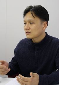 ���������꡼ No.003�Υ���ͥ������ / 100��vs.100�͵��Ϥǥ�����������ι⤤�п����¸�������MMORPG����ŷ�׳�ȯ/���ĥ����åե��󥿥ӥ塼�����ܻԾ�ˡ�ͷ�ӿ��ɤΤ��뻰��ִѤ���