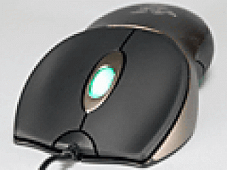 全世界1万個限定版の価値を探る「Razer Boomslang CE 2007」レビュー掲載