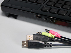 画像集#008のサムネイル/全キーカスタマイズ対応の光るキーボード「Razer Lycosa」レビュー掲載