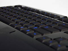 画像集#011のサムネイル/全キーカスタマイズ対応の光るキーボード「Razer Lycosa」レビュー掲載