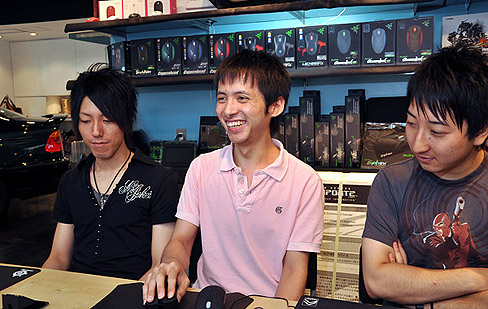 画像ギャラリー No.027のサムネイル画像 / KeNNy,uNleashed & fumio×MSY。「ゲーマー視点でRazer Mambaを評価する」座談会レポートを掲載