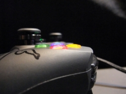 ���������꡼ No.006�Υ���ͥ������ / ��TGS 2010��Razer�֡�����ݡ��ȡ������ʤ�Xbox 360�ѥ���ȥ������Onza�פ�PC�ѥ����ܡ��ɡ�BlackWidow�פˤ⿨�äƤߤ�